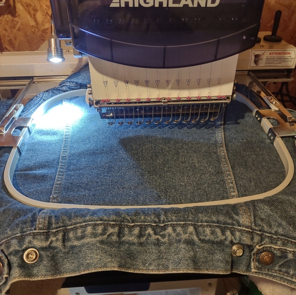 A collectors EmBrOdErY old style Levi's jacket - Picture 8 of 10